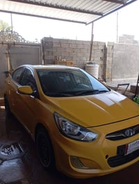 اكسنت موديل ١٤ مبدل بيها باب السايق والبنيد بدون اضرار داخلي وبيها الد...