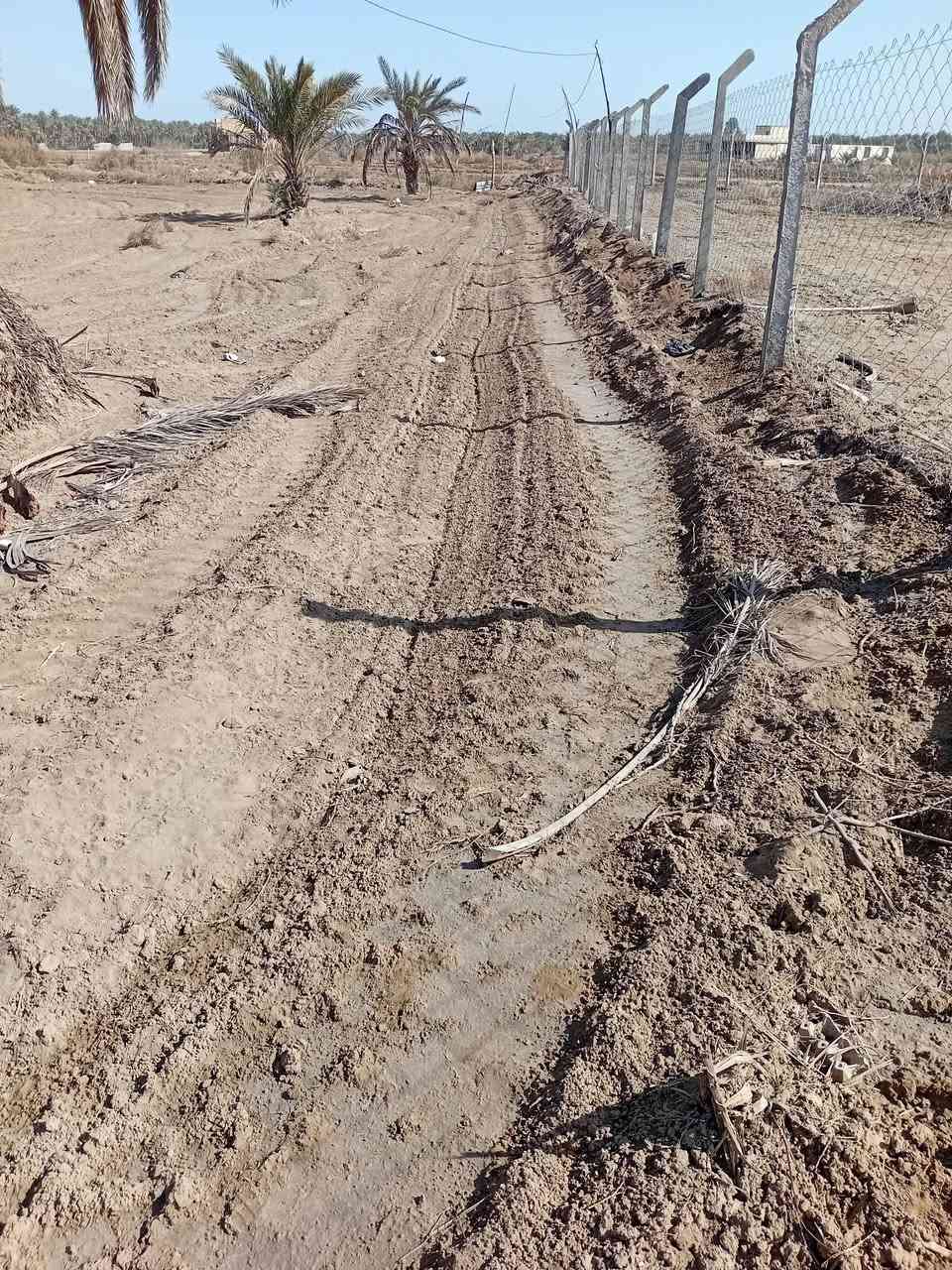 دونم زراعي تحويل مباشر يبعد عن الشارع٥٠ متر مكانه البوعلوان ***********
