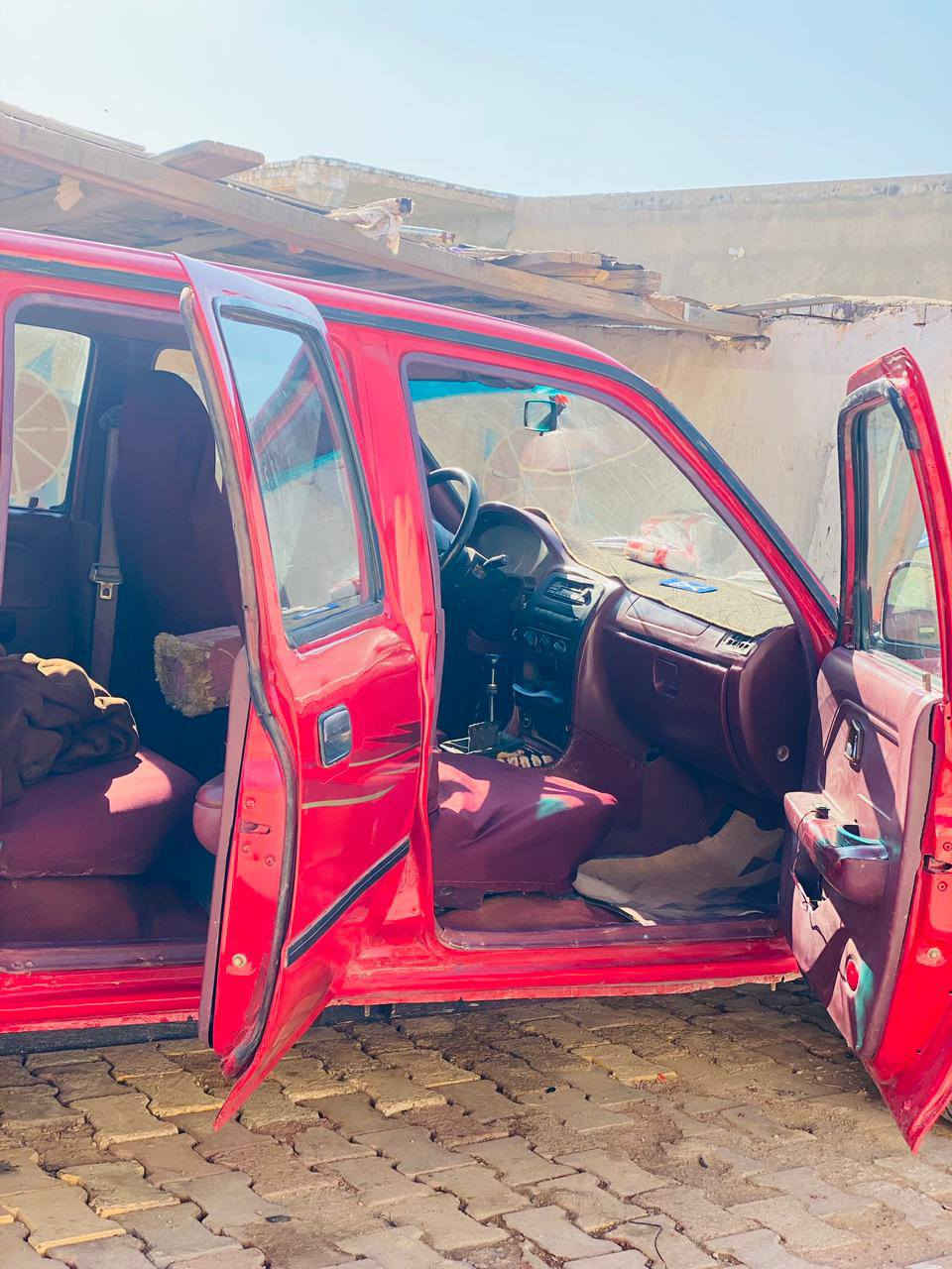 سلام عليكم دير موديل 2011. باتري جديد. كهربايات كله شغاله. تواير جدد حداديه ستوني شاده السياره مصبوغه عام جماليه. مكانه الرميثه. رقم صاحب السياره ***********
