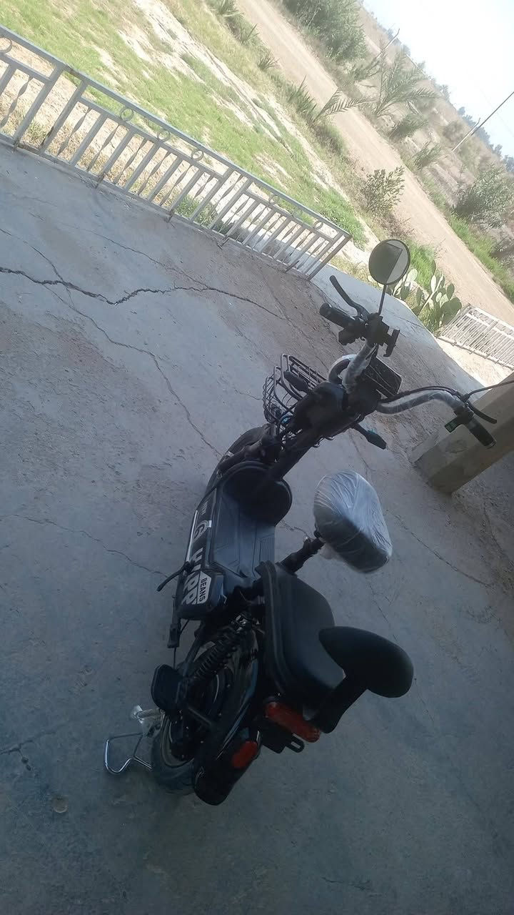 السلام عليكم دراجه حجم 14نضافه فول 100بل100.والله بعده بجيس يشهد الله عليه مستخدمه سبوع واحد سعر 350وبيه مجال بصيط مكان بغداد اليسفيه معمل زينب ورقم هاذا ***********.
