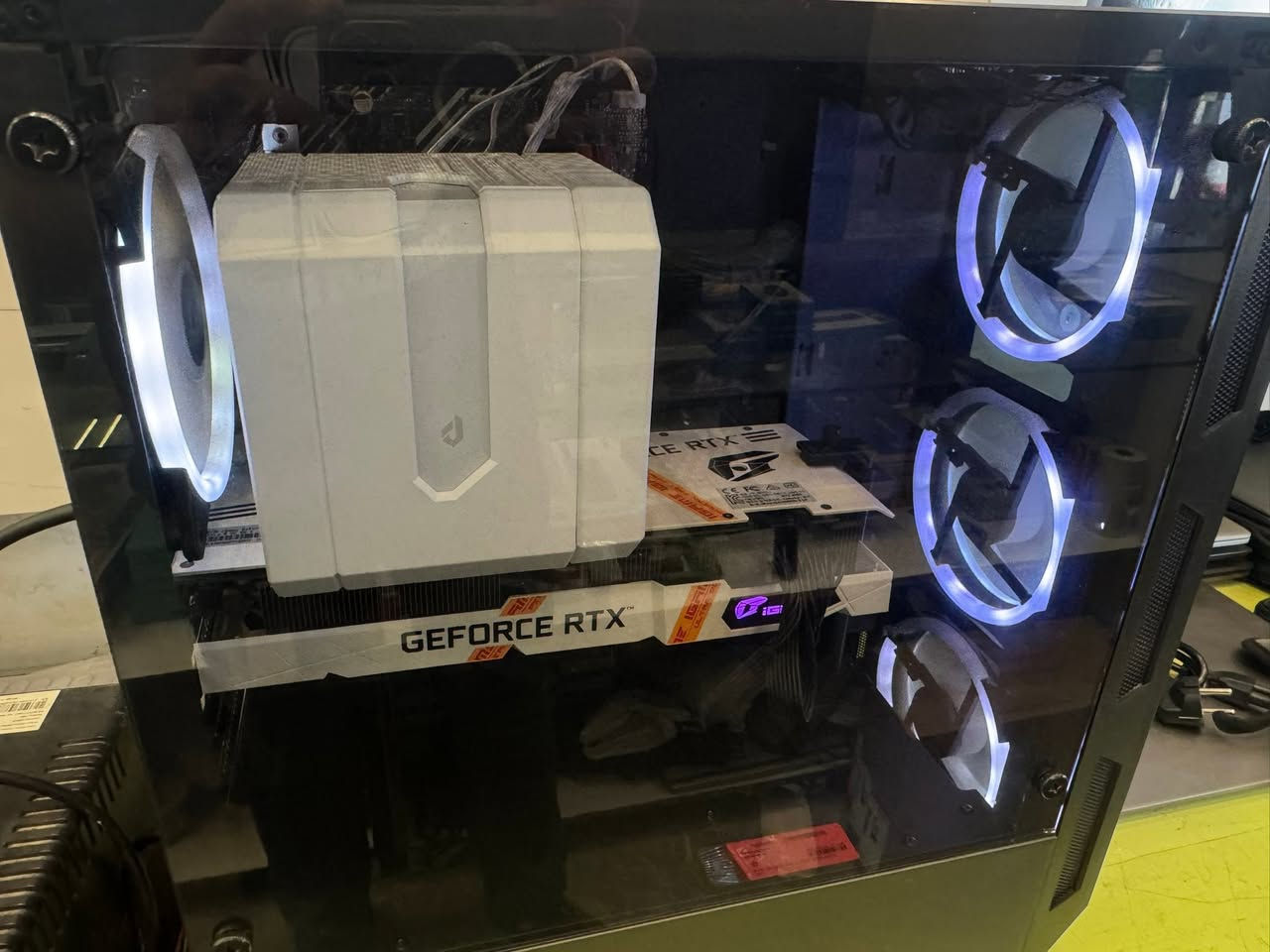 السلام عليكم
Ci 5 10400f
Cooler uphere 
Rtx 3050 8gb igame rgb 3 fan
Ram 16 8x2
Ssd 120gb
Hdd 2 tb
Case xigmatik
النضافة مثل ما واضح بالصور والكرت يخبل حرارته جوة اقصى ضغط ما توصل 55 نسخة igame rgb
السعر ٧٠٠ الف قفل مكاني ديوانية ومتوفر توصيل جميع المحافضات


**إذا كنت صاحب هذا الإعلان وتريد حذفه لأي سبب، رجاءا أرسل رسالة إلى الدعم الفني**