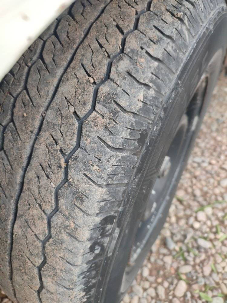 پیکاب تویتا 2001
ماشاءالله لە جوانی و خاوێنی 
گێر و مەکینە و شاسی بیبە لای 10 فیتەر
تەبرید وتەدفیە کارایە
ماڵی دۆستە
بێ مەسروفە
سعر 88 
ت: ***********
