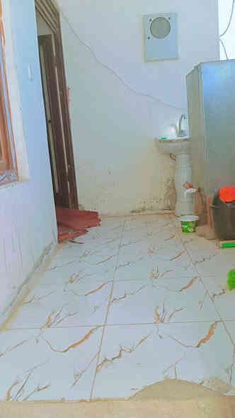 بيت 100متر للبيع سريع منطقه 77 حي الزوراء بل بدايه قاطين فول سيراميك طابو صرف سعر 85بي مجال قليل للناس الطيبه ***********
