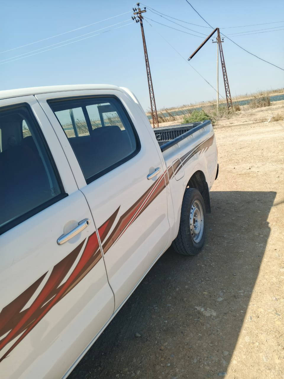 تيوتا هايلكس 2014
قطره صبغ مابيها فقط. مكانات بارد 

رقم بغداد. باسمي كير محرك مكفول كير اوتوماتيك 

بغداد. الدوره 

السعر ١٩٥ 

***********
