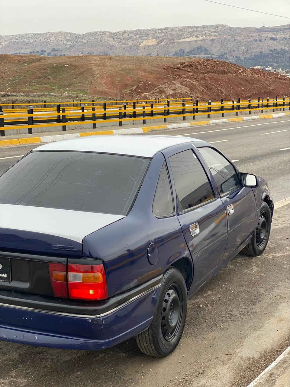 ئؤپل فيكترا ١٩٩٣ 
مةكينة ١٨ 
ئارم بلاستيك سليماني 
سلايد 
ABS
گةرم و كارةباي دةعامي بؤ دةعامي ئيش دةكات 
تاقم پيشي تازة داگيراوة  
جوار تاية نوي لةسةرة 
لايت و بةگلايتي نوي بؤ بةستراوة 
كامل جوانكاري بؤ كراوة 
ليدراوي و موس و براوةي نية بة شةرت 
خايسي نية 
هةر جوار دةبلي گؤراوة نوي 
ئارم ئةولياتي بة شةرتي مرور و مةفرةزة 
شوين كؤية 
نرخي ٢٧ و معامةلةي برايانة 
***********
*********** كويسينجاك, أربيل
