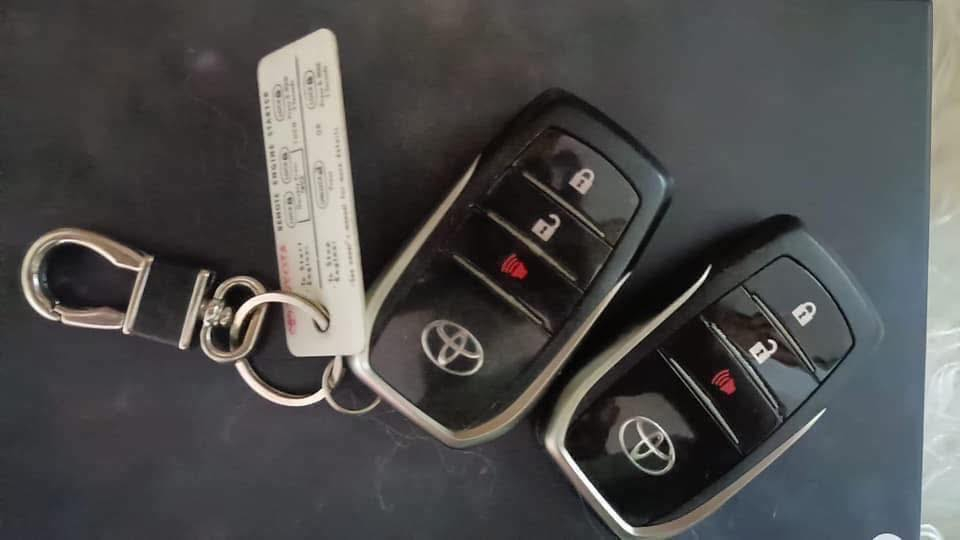 سلام عليكم 🫡 

🇯🇵🧿📦🇯🇵🧿📦🇯🇵🧿📦

لاندكروزر البيع. او مراوس 

ماشيه ٥٣. فقط سيارا بشرط نضافت زيرو 

موديل 21. مكينه V8 سلندر 

مكفول كفال عامه من كلشي صبغ ضربا تبديل شخوط 

سنويا بسمي 

 موصفاته 

سيارا 

بصمه 

جلد 

٤كامرات 

لايت اسود 

اشاير لكزز

٦ أرباك 

جنطه كهربائيه 

٣شاشه 

كشنات كهربائه عدد 2

زراك لايت 

حساس امامي وخلفي 

 لايت زنون 

دبل ماوس 

فور ويل 

 باقي موصفات معروفه 

***********

عنواني بل النجف الأشرف
