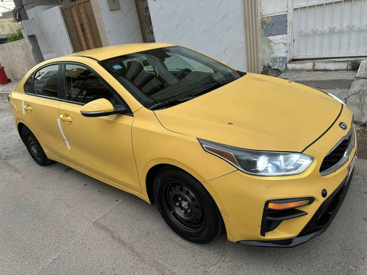 يا الله سلام عليكم  
فورتي موديل 2019
وارد امريكي  فقط بنيد مبدل حادثها  طخه خفيفه بل بابين
رقم بغداد ابسمي  تحويل ثاني يومً 
بغداد الحريه  
رقم فقط اتصال  ***********
سعرها  125
