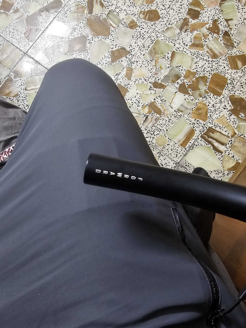 استيرن كاربون فايبر مال تريك مادون السعر ٦٥ الف وحذاء  بايسكل سبورت تجي وياه قواعد هم السعر ٣٠ الف وياه قاعدات مطاره هديه للحجز ***********
