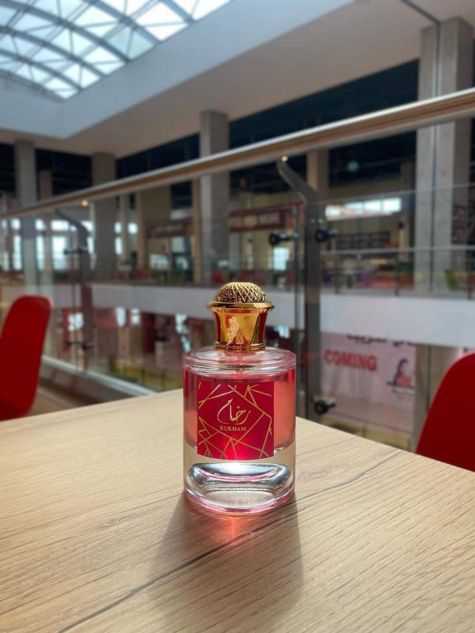 عطر رخام 🩷 
ورد ناعم ينساب مع لمسة فانيلا ومسك نظيف…
عطر يلفّك بسكر خفيف ويخلي حضورك مميز بدون مبالغة ✨
مثالي للنهار، للطلعات، وللي تحب العطر يكون توقيعها الخاص 🍓🩷.
 السعر القطعه 17 الف فقط


**إذا كنت صاحب هذا الإعلان وتريد حذفه لأي سبب، رجاءا أرسل رسالة إلى الدعم الفني**