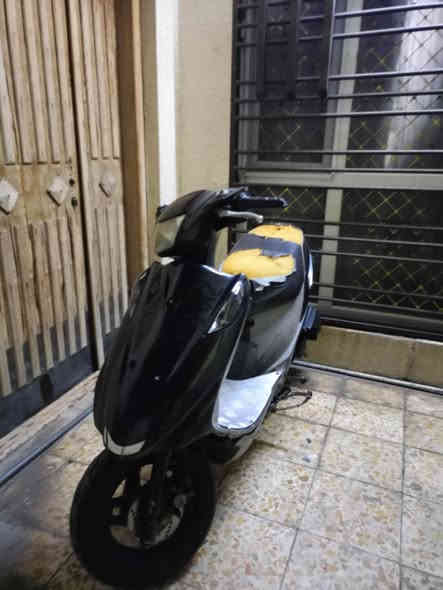 سلام عليكم  دراجه ادرس  ابيع كوم حديد  
١٥٠الف وبيه مجال  الي تفيده  يراسلني 
هذا رقمي ***********
