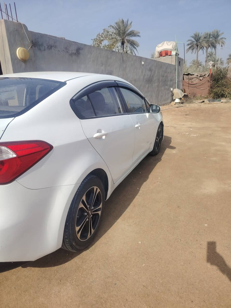 كيا سيراتو ٢٠١٤ أبيض خليجي رقم اربيل الماني وكاله تحويل بيه سونار مرفق كل التفاصيل السعر ١٠٥ وبيه مجال لاتصال ***********
