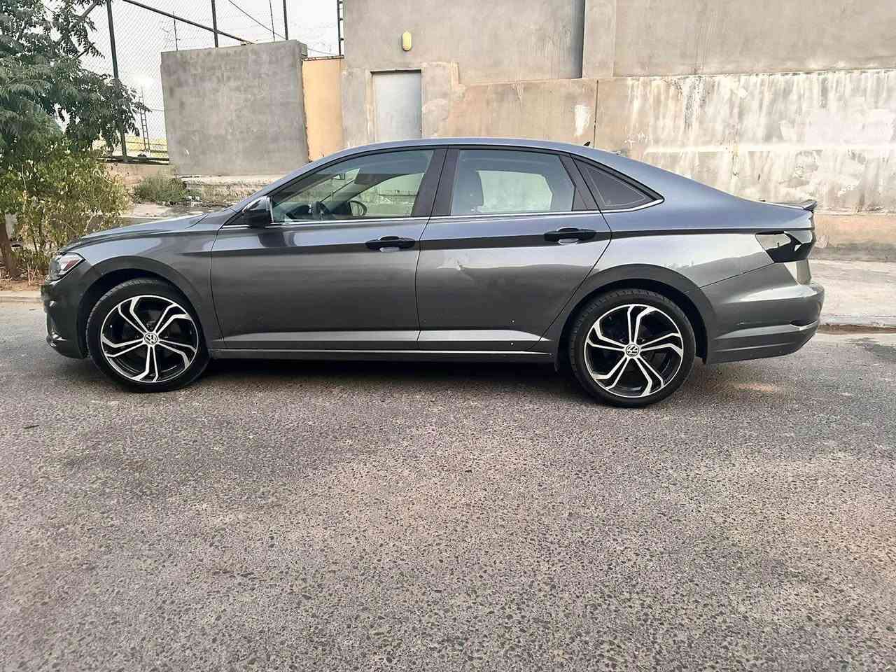 جیتا
مودیل ٢٠١٩
مواصفات S
گێڕ ئۆتۆماتیک
چامڵغ و نیو دەرگا سبوخ بێ ئێرباگ بێ ژوورەوە هەموو شتی بەشەرت - گێڕ و مەکینە کارەبایات هەموو بەشەرت
سەیارەکە زۆر بەقوەتە چەند پارچەیەکی سپۆڕتی لسەر دانراوە
ئاوێنە سپۆڕت
شاشە
٤ جام کارەبایی
ئاوێنە هیتەر
ویل سپۆڕت
ڕادار
کامیرا حەساس
ڕاداری پێشەوە
ڕاداری ئاوێنەکان
ڕاداری پشتەوە ئۆتۆ ستۆپ
یەدە سپۆڕت
زۆر مواصفاتی تر
هەموو شتێکی بەشەرت 
ژمارەی تەلەفۆن ؛ *********** أربيل, العراق
