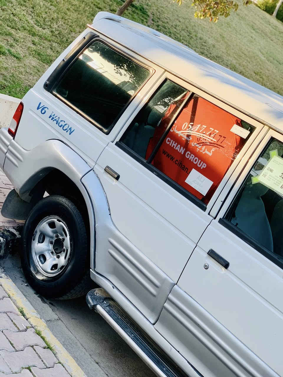 بؤفرؤشتن 
٤٣ مه جال 
مؤديل ٢٠٠١
بي بؤياخ
بي ليدراو
هه مووگياني كه پسه
ده بل ئه كسل كاره باي مه زبووت
سه نه وي ته واوبووه
***********
***********
