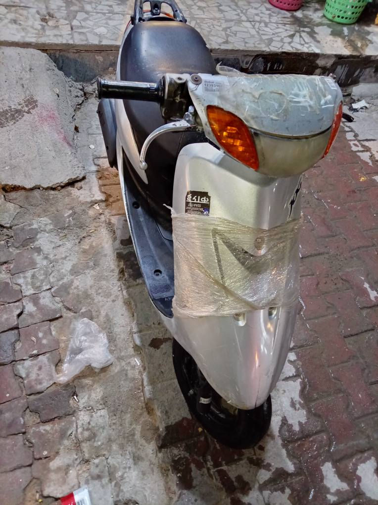 سلام عليكم. دراجه عصفوريه 60مكينه ناعمه  تشتغل نكره سلف هندر نقص دكمه السلف كهربائيات شغاله دراجه مرتبه ناعمه. مكاني مدينه الصدر قطاع 23 بغداد, العراق


**إذا كنت صاحب هذا الإعلان وتريد حذفه لأي سبب، رجاءا أرسل رسالة إلى الدعم الفني**