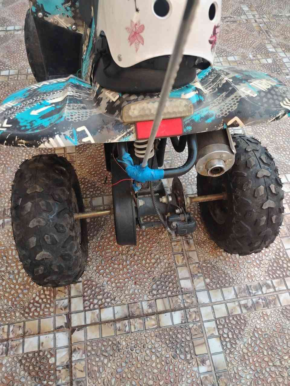 للبيع دراجه رباعيه حجم صغيرأوتو ماتيك بانزين موديل ٢٠٢٣ جديده
كهربائيات كلها شغاله نشره خلفيه محرك خير من الله لا تنقيص ولا تبخير زوج تايرات خلفي جدد خوذه طفل
موقعه ديالى بلدروز للاستفسار الاتصال على الرقم***********
عارظه ب٥٠٠ وبيه مجال
