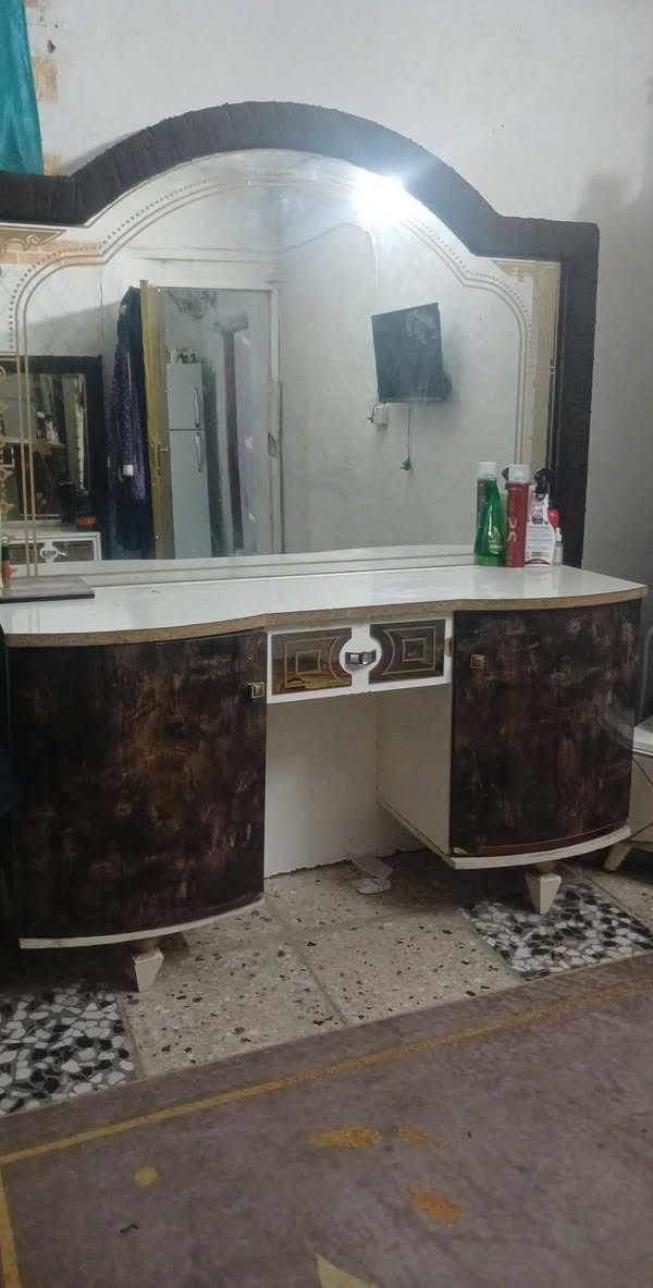 السلام عليكم عندي ذني الغراض مال بيتي للبيع مستعجلة ع بيعتهم ***********
