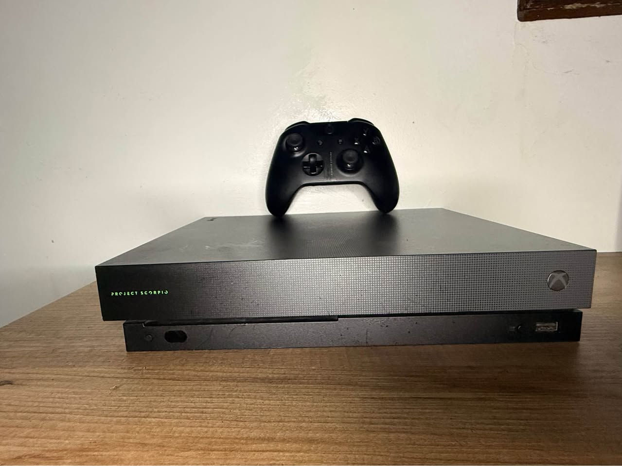 السلام عليكم اكس بوكس سيريس اكس باندل ذاكرة 1000 كيكا لووك نضافه 100‎%‎ مابي اي مشكلة جوستكه وكل ملحقاته موجودي ويحتوي على 7 العاب قويه انطي شرط الفحص والضمان مابي اي مشكلة .
السعر 185 الف وبي مجال للشراي مكاني كركوك والتوصيل موجود لكل المحافظات ورقمي *********** يتواصل وياي وخادم للطيبين . كركوك, العراق
