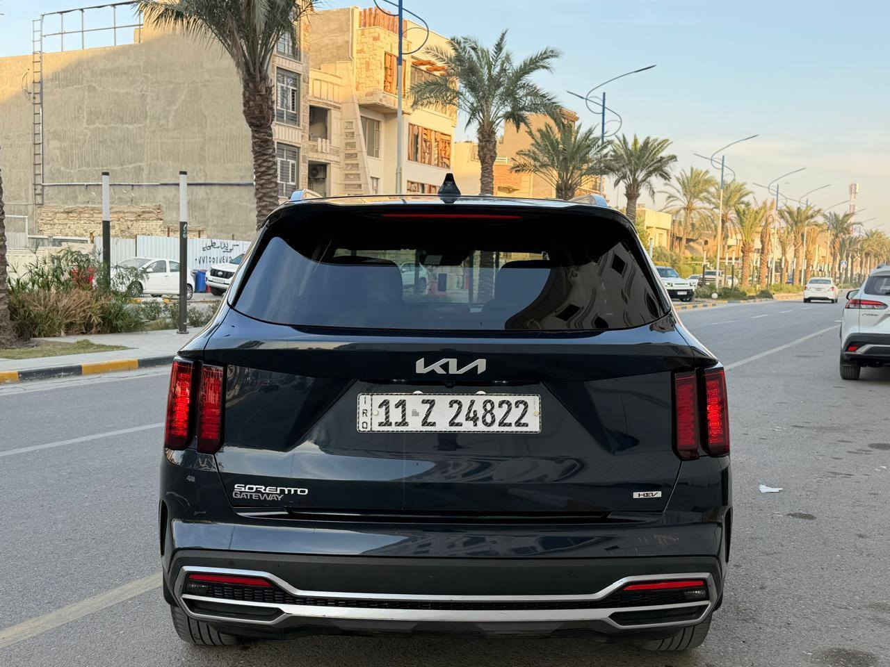 � للبيع كيا سورينتو هايبرد 2023 فول مواصفات EX 🚘
 الس23500 
داخل Vip منفصل 
سيارة نظيفة ونادرة بالسوق 👌
هايبرد اقتصادية كلش بالبنزين ومريحة بالسفر
🔹 موديل: 2023
🔹 هايبرد أصلي
🔹 فول مواصفات – داخلية VIP
🔹 الداخل جلد فاخر ونظيف جداً
🔹 العداد: (12الف ميل)
🔹 الحالة: ممتازة 
🔹 المكيف: ثلج ❄️
✨ المواصفات:
 • شاشة كبيرة + Apple CarPlay
 • رادار ومساعدات قيادة
 • بصمة تشغيل
 • مقاعد كهرباء
• تحكم كامل بالمقود
• ⁠صندوك كهرباء
💰 السعر: (21000) — قابل للتفاوض للجاد فقط
📍 الموقع: بغداد 
حي الجامعه  شارع الربيع 
📞 الاتصال
***********
***********

🌟السيارة تستاهل المعاينة والجاد يتواصل🌟 بغداد, العراق
