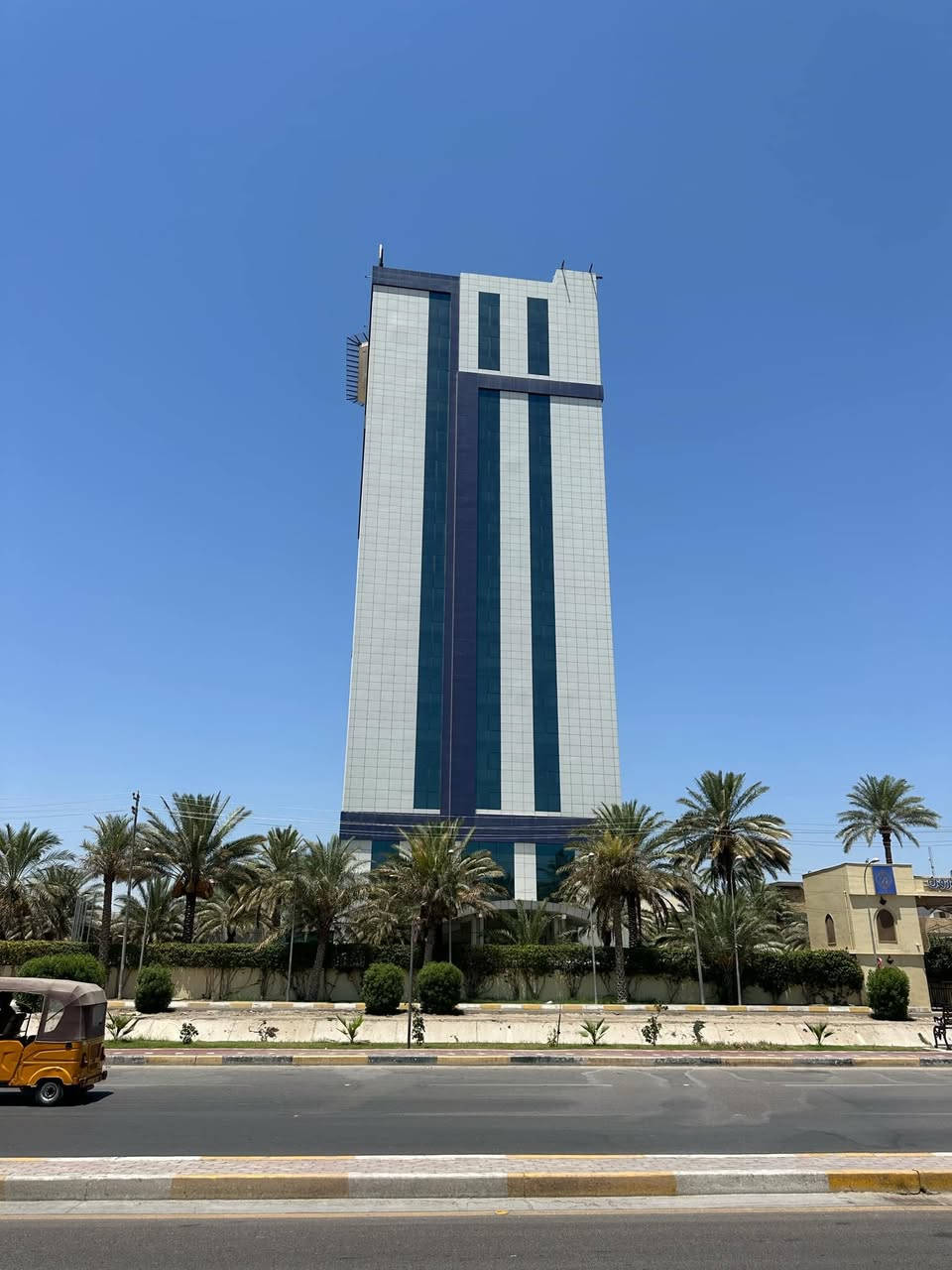 السعر 👈 (( 72 )) مليون مع المجال 

سلام عليكم متابعيه اليوم نعرضكم قطعه طابو زراعي سند 25 اقرار محكمه من صاحب السند مباشر المساحه (( 210 متر ))  واجه 10 والنزل 21 ونص خدمات متوفره بالكامل ماء اساله مجاري كهرباء وطني مولد ذهب تبعب عن التبليط 150 متر عرض الشارع 8 متر العنوان كربلاء الحسينيه قرب فندق البارون شارع المدارس تبعد عن الامام كيلو ونص متر للستفسار اكثر
الاتصال بالارقام المذكوره 
***********
***********
@الجميع
