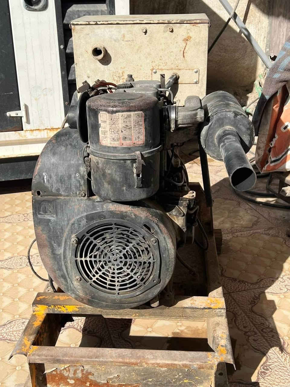 السلام عليكم للبيع مولد روجريني ايطالي 2 بستم 12k يعني 48 أمبير جاهزه شغاله من كل النواحي  المكان التاجي قرب جسر الدوار 
***********
