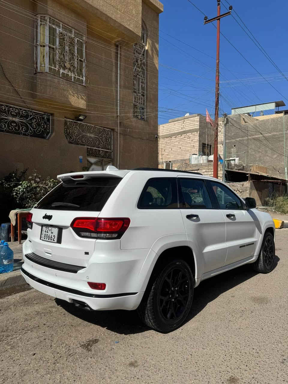 السلام عليكم
السيارة جديدة كلش وبالعافية على الياخذها

‏JEEP GRAND CHEROKEE 2021 S
عدد المسافات (69) 
جيب فئة:    S
موديل:     2021
مكينة:     V6 3.6

خليجي  (شركة هارلم) بيه شبر جاملغ امامي ومسحوب كارت

المواصفــات  1/1
بانورامـــا
رادار جانبـي نقطة عميـاء رادار خلفـي
كشن حار بارد - كشنات الخلفية هيتـر
كشنات جلد كنتارة
ستيرن هيتـر + كهرباء
نظام توقف اوتـو ستوب
حساسـات امامي خلفي
صندوك كهربائـي
سماعات سستم صـوت
دمام بالصنـدوك
بصمة و تشغيل عن بعـد
كيج الكترونـي
نظام متعدد اوتو للطرق
مري قلاب وشفط

العنوان البصره- الجزائر

السعر:360 💵 بيها مجال
للاستفسار: ***********
اتصال او واتساب البصرة, العراق
