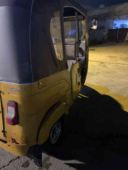 سلام عليكم تكتك للبيع 22رقم موسنويه واسط نكليزي دراجه خير من الله ما ناقصهه ربع بيه بس ضربه بتكمه ومعمره كهربايات كله شقاله مكينه مكفوله من تنقيص وتبخير دراجه خير من الله سعرهه 7و400وبيه مجال مكاني قضاء الحي للستفسار ***********
