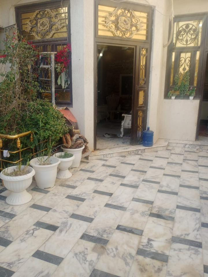 بيت للبيع حي اور قريب ع سايدين الموحية  بيت حلو و جاهز من كل الخدمات بإسمي ما بي اي مشاكل للي يدور سكن مريح .

مساحة البيت 120 متر طابق و نص 
السعر 195 مليون و بي مجال 
اتصل بينه و بيك خير و دلل منطقة هادئة و راقية 
و حاليا البيت مؤجر ب 500

***********
