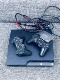 بلي ثري عطلان يشتغل ويفصل كامل ملحقات ويا هارد خارجي سعره 50 وبي مجال ...