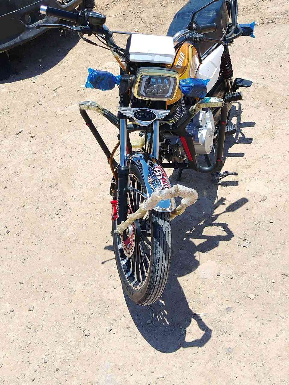🚨  دراجة نارية 🚨

🏍️ دراجة سونلك موديل 2024 ✅ بدون أوراق ✅ مكفولة كفالة عامة 📍 الموقع: الرمادي

💰 السعر: 800 ألف دينار عراقي 🔹 قابل للتفاوض بالمعقول.

📞 للاستفسار والتواصل: ***********

الله يبارك للمشتري والنصيب لمن يجي.
