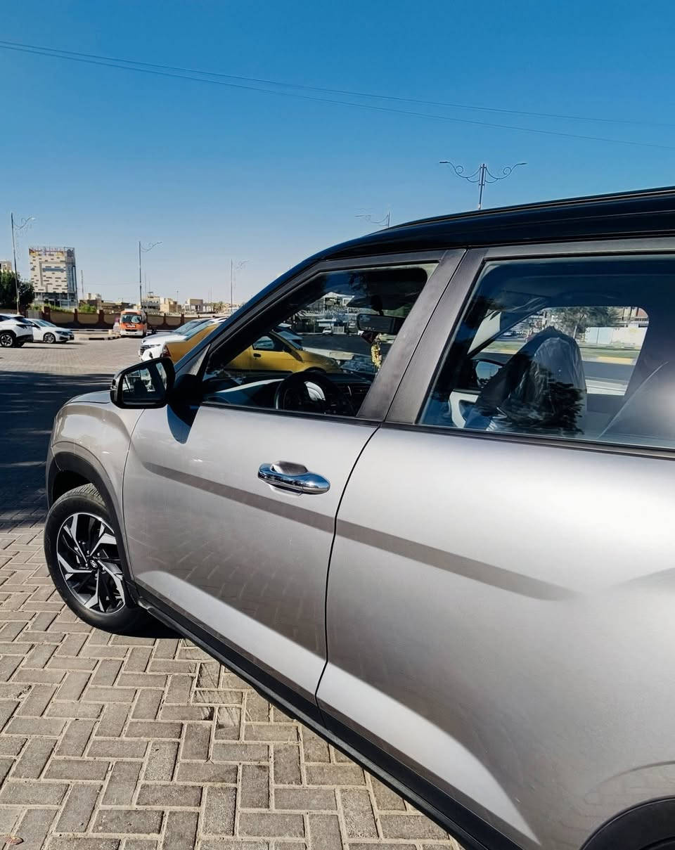 هيونداي كريتا 2024
خليجي ماشيه 31500 
توكلر 
بانوراما 
حساسات خلفي +كامره 
بصمه عدد ٢ 
تشغيل عن بعد 
تحكم ستيرن 
شفتات كير بالستيرن
شاحن لاسلكي مبايل
٤ وضعيات قياده 
تبريد قطعتين 
داخل ابيض واسود  
مري شفط 
فول مواصفات 
بيها رصعه صغيره موضحه بالجاملغ موضحه بصوره 
رقم بغداد 
مكان السيارة كربلاء 
استفسار ***********
