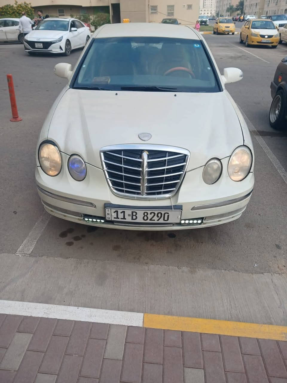 السلام عليكم للبيع  سياره أمانتي مديل 2005 بغداد حي السفير قرب الشماعيه. 46وبيه مجال. رقم الهاتف ***********
