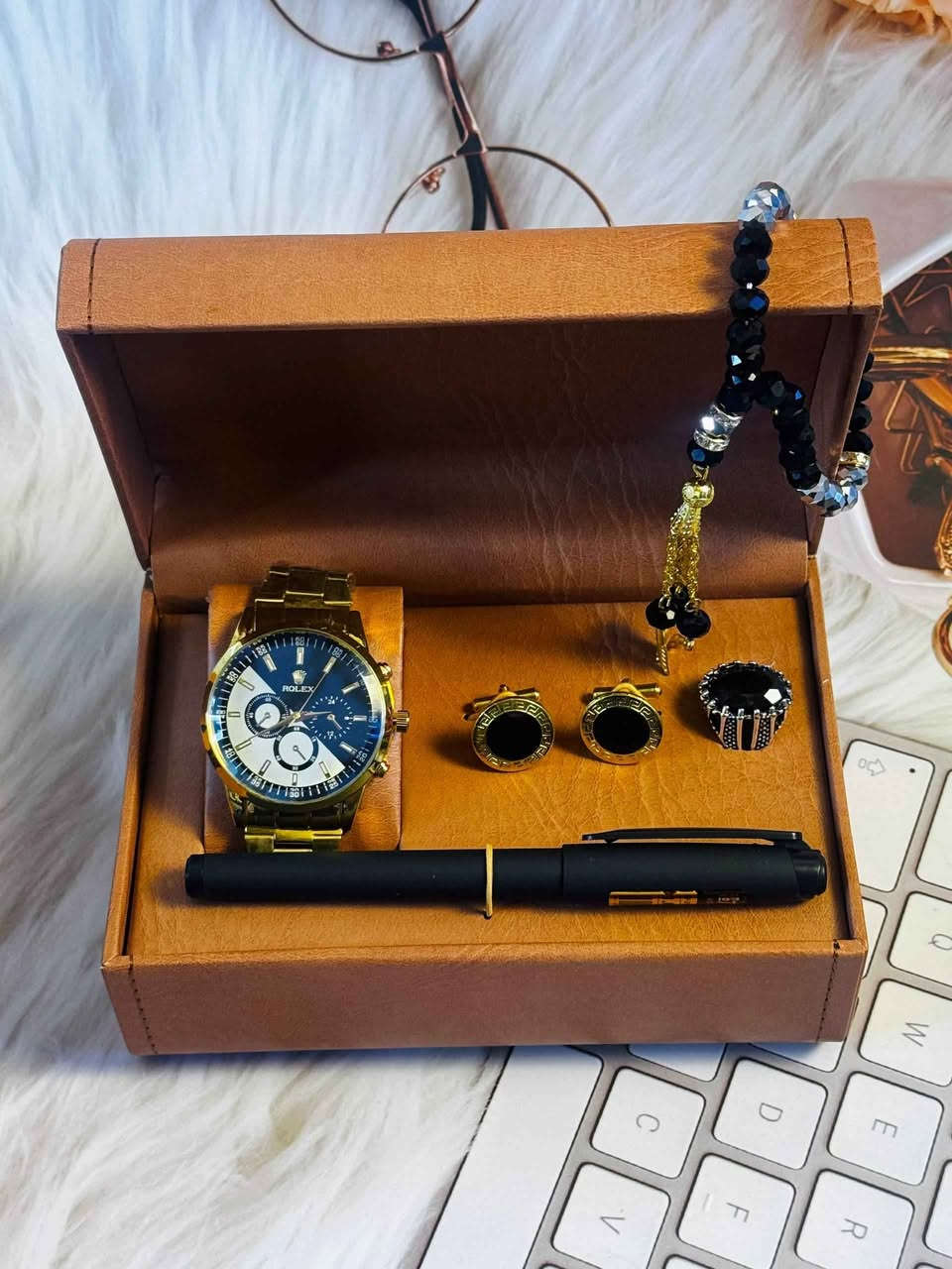 ليست هدية… بل فخامة تُهدى
ذوقٌ يسبق الكلام
ويقول بصمت:
أنت تستحق الأجمل. 🤞🏻😘

بوكس هدية رجالي 

شي راقي وفخم 😍😘

يحتوي البوكس على:
ساعة يد فاخرة
قلم أنيق
كبك (أزرار أكمام)
خاتم رجالي
مسبحة أنيقة

بوكس متكامل بهدية راقية 🎁✨

مع كيس خاص بالهداية وكارت معايدة حسب الطلب ✨ 😍 كربلاء, العراق


**إذا كنت صاحب هذا الإعلان وتريد حذفه لأي سبب، رجاءا أرسل رسالة إلى الدعم الفني**