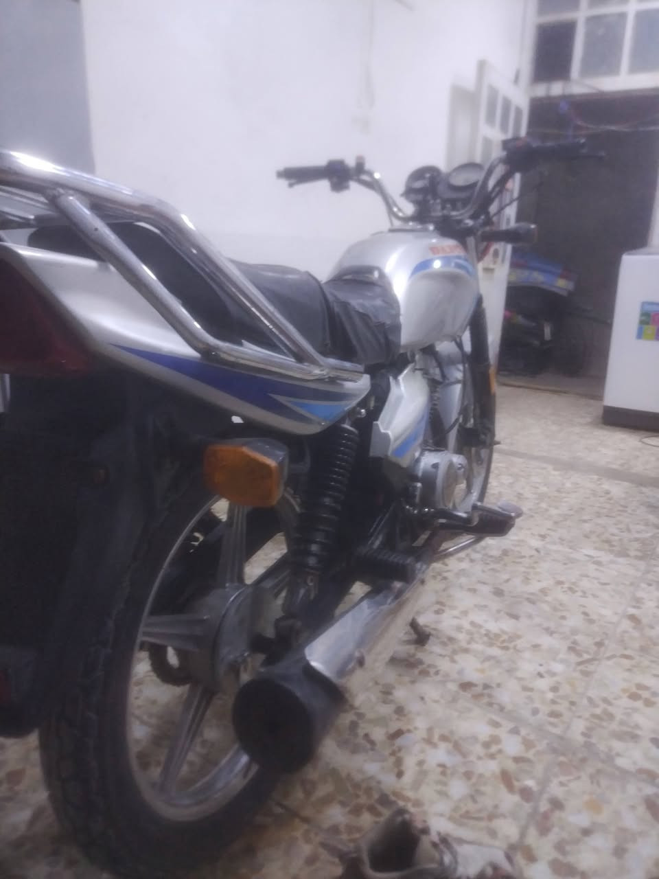 سلام عليكم دراجه كلك مكفوله من السرقه ديون مديل 20 البيع السعر ٥٠٠اوبيها مجال ***********
