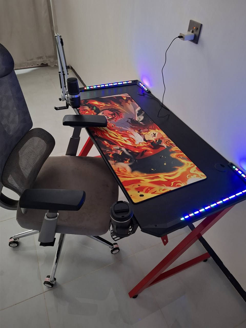 ميز + كرسي للبيع
الميز كيمنك RGB
 كرسي جدا مريح للساعات الطويلة ويتحمل وزن عالي
وياهن ماوس باد هدية

السعر ٢١٠ الف وبي مجال جدا بسيط
مكاني بغداد
***********
