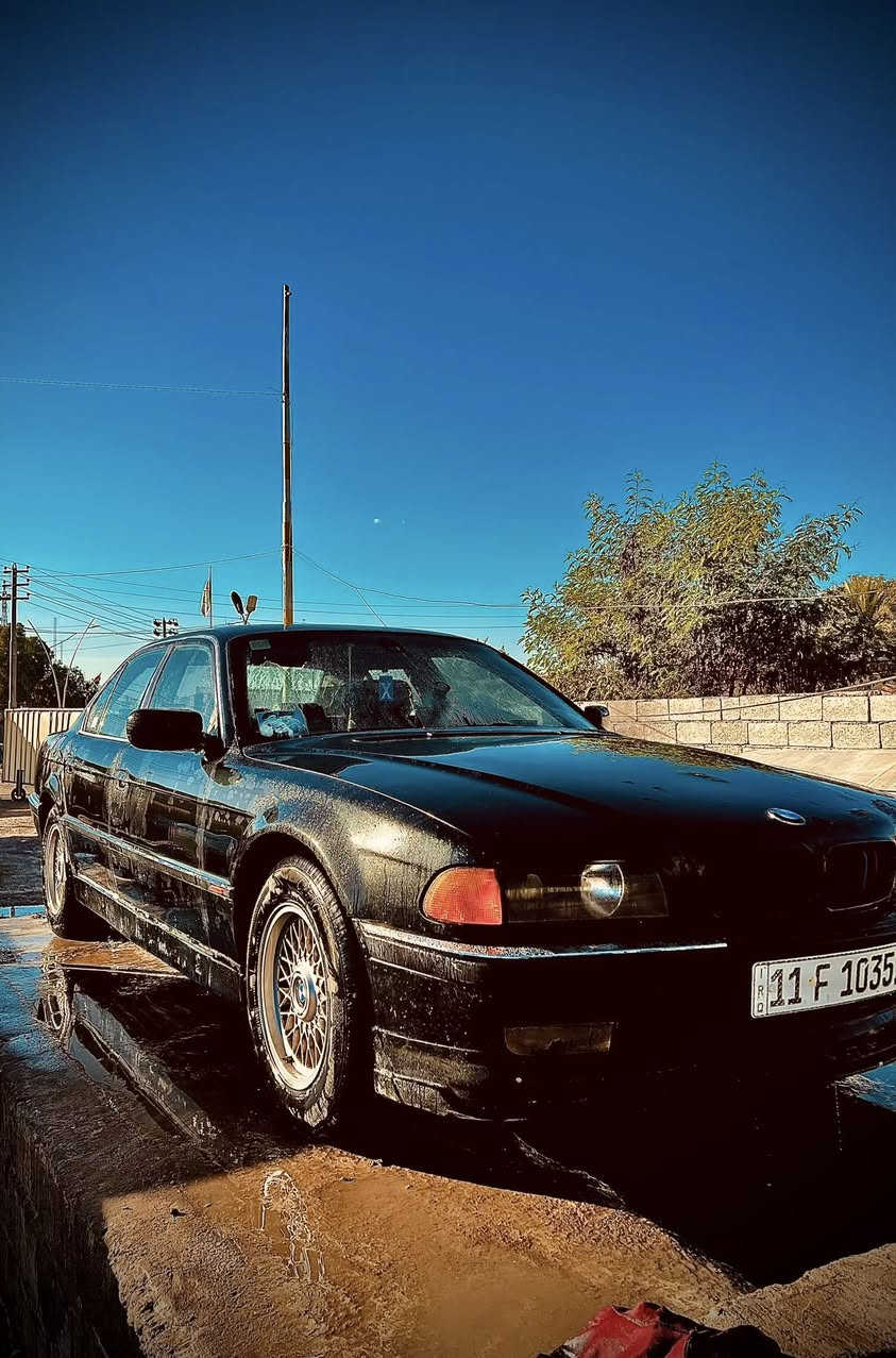 السلام عليكم
خفاش7.40 رقم بغداد انكليزي 

تبريد ثلج وي السويج 

جاهزه اترايها من زاخو للبصره 

مكانها بغداد 

السعر ٨٠

***********
