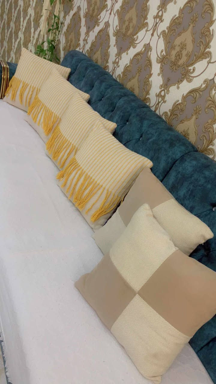 ديوان10 مقاعد ويا كراسي للبيع تزكام مو سوكي مسوي مليونين ونص لبيع مليون ونص وبي مجال 
سفنج ممتاز قماش وتر بروف جديد صار 3 اشهر من مسوي 

سيف لامام علي علية السلام والكتابة جديد بل جيس نفس الصورة 30 وبي مجال 

كوشات بوهيمي زوج 5 ولفرش 10 
مكان مجمع بسماية الشراي خاص


**إذا كنت صاحب هذا الإعلان وتريد حذفه لأي سبب، رجاءا أرسل رسالة إلى الدعم الفني**