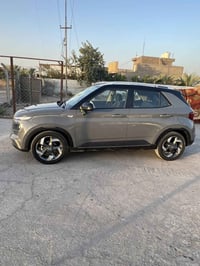 سياره هونداي فينو للبيع موديل 2023 سياره فول ماعدا الفتحه سعر 140وبيها...