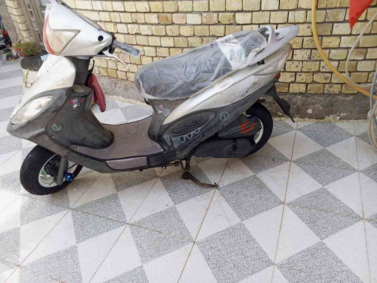 د السلام عليكم دراجه كام كوفيد 2 للبيع الموديل 12 دراجه مقفوله كش ما بيها كفاله عامه السعر ب 850 وبيها مجال قليل مكان قلعه السكر الرقم ***********
