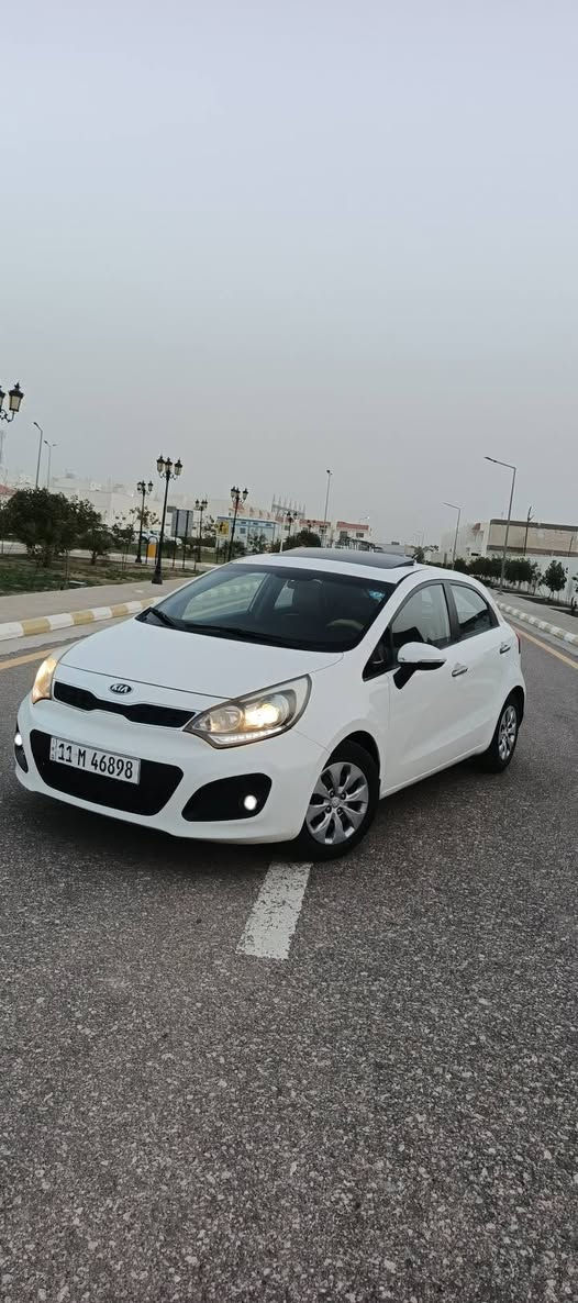 السلام عليكم ورحمه الله
كيا ريو 2014 فوووول مواصفات ١/١
رقم بغداد انكليزي سنويه لل2030 والهزة جديدة باسم أبونا 
مكفول كفالة عام فقط باب خلفي صبغ 
ماشيه 133 حقيقي 
المواصفات:
فتحة سلايت+حساس خلفي+مري شفط+بك لايت ليد +لد نهاري+كشاف زنون+مانع انزلاق+تحكم ستيرن جهتين+حاكية +جرس بال120+دواخل بيجي +نضام اقتصاد الوقود +سويجات شخاطة عدد 2 +تحكم في الايت +اشاره في المري+لايت اوتو

مكينه 1600 دوش قطرتين المرغوب ومكفوله 
كير ٤ AT المرغوب 
تدفئة تبريد ثلج 
تخم تواير جدد 
السيارة بشكل عام ولا برغي نقص 
السعر 97 وبالعافية على صاحب النصيب 
‏‪***********‬‏
مكانه بالديوانية
