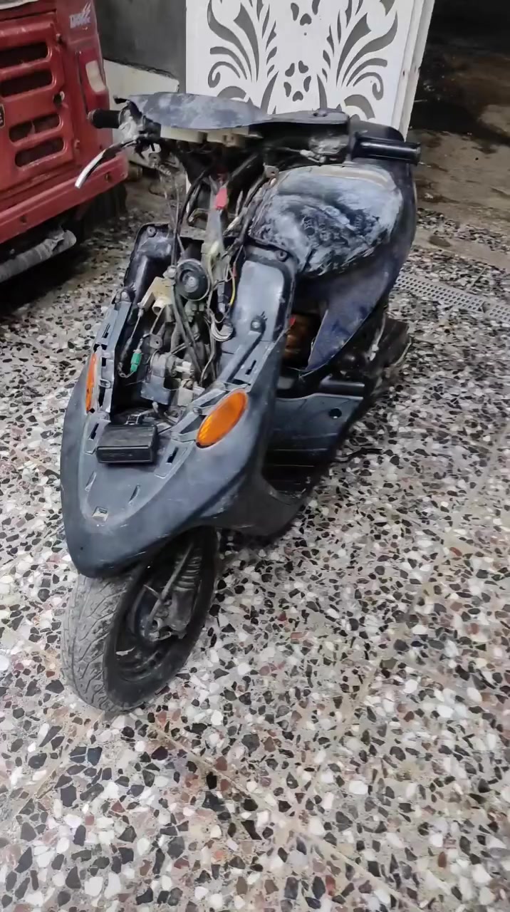 دراجه للبيع 9زروف تشتغل وتطفه ما ادري شبيه ابيع كوم حديد سعر 120 وبيهه مجال مكان المجر الكبير للعلم المكينه ما مفتوحه ***********
