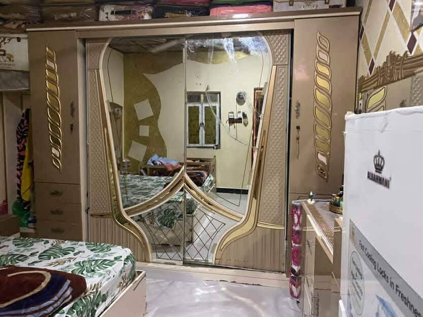 غرفه تركيه بابين فتح وبابين اسلايت 6 قطع السعر 350 الف للتواصل ***********
