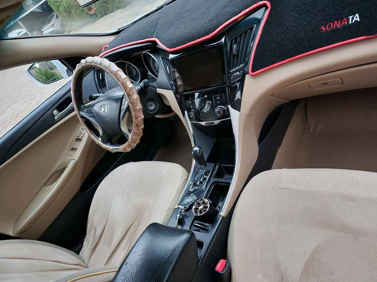 السلام عليكم
سوناتا موديل 2011
سيارة جاهزه من گير و مكينة تدفئة تبريد خير من الله
مواصفات تحكم مري + نضام شفط المري +تحكم سترين
السعر ١١٧ مكاني بابل قرب سيطرة الآثار  
الاتصال على الرقم ***********
