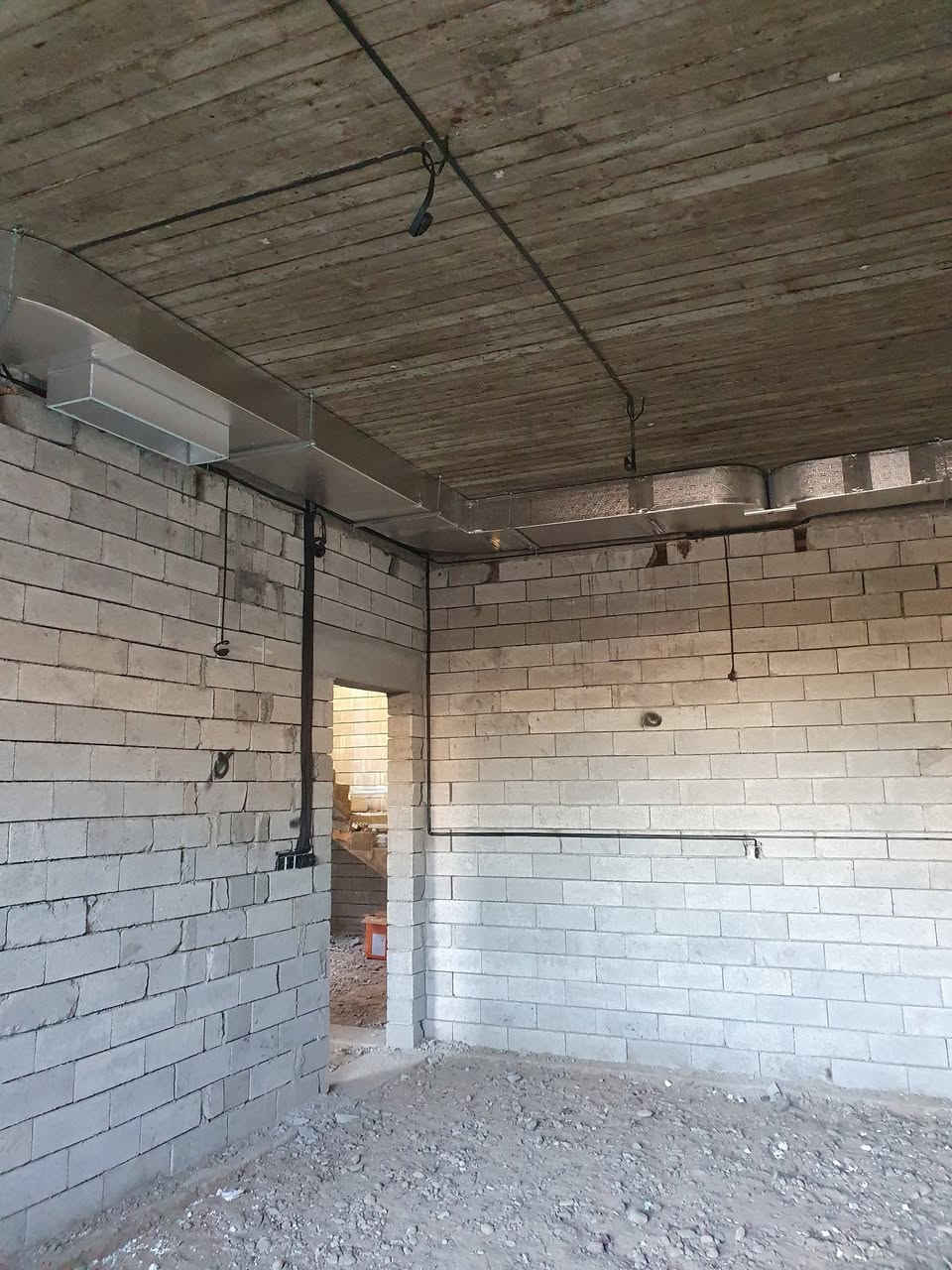 ﴿ رَبَّنَآ ءَاتِنَا فِي ٱلدُّنۡيَا حَسَنَةٗ وَفِي ٱلۡأٓخِرَةِ حَسَنَةٗ وَقِنَا عَذَابَ ٱلنَّارِ  ﴾ 
بحول الله وقوته مستمرون  بالعمل في أيام الشهر المبارك لأكمال دار أحد الزبائن في منطقة القادسيه / شارع الگراج ،
(نحن نجدد وغيرنا يقلد)
هدفنا مواصلة السير على خطى الأبداع من بداية التصميم حتى التسليم 
ننفذ أعمالنا بكل مهارة وحرفية لا مجال للخطأ في أعمالنا نحن مختصون بما يلي 
1- تأسيس كافة أنواع الكهرباء سيمنز بوري 
2- صيانة وتشخيص الأعطال الكهربائية 
3- تأسيس المنازل والبنايات التجاريه ودوائر الدوله حسب مخططات مدروسه 
4- تصميم بوردات السيطرة ATS & PLC & أنظمة Wi Fi  الذكيه
5- العمل على نظام SMART HOME والتحكم بأرجاء المنزل عن طريق الموبايل 
6- توزيع شبكة كاميرات مراقبة بدقه عاليه 
7- تنصيب منظومة أطفاء الحرائق، 

 لسنا الوحيدون لكننا نسعى لتقديم أفظل إمكانياتنا
احمد ومحمد للتأسيسات و السيطره الكهربائيه 
للأتصال والأستفسار مراسلة الصفحة او الأتصال على رقم الهاتف
أحمد ومحمد للحلول الكهربائيه وبالطرق الذكيه الحديثه نظام سمارت مودرن و ATS
احمد***********
محمد***********
تلي@ALMubdiun
https://www.instagram.com/almb.don?igsh=Z293bXk1YmFmMWZk
