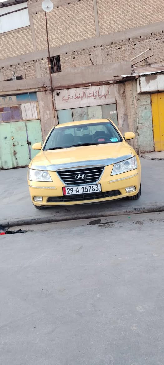 السلام عليكم 
سوناتا تكسي الخليج السيارة بسمي مصفرة هيئة وغرامات  موديل ٢٠٠٩ رقم واسط السيارة نظيفة جداً مكينته ٢٤٠٠ 
مكاني العمارة 
رقم الهاتف ***********
