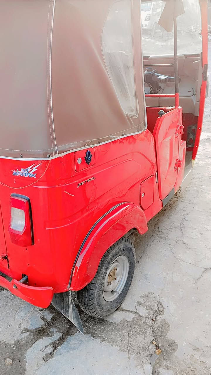 سلام عليكم شباب عندي تكتك لبيع مديل 2022 ما نقصه اي شي تكتك مثل ما بل صور ما مرقمه اوراق كبل ترقم مكينه مكفوله وكشر تعال وكلب لتكتك نضيفه حيل مكاني بغداد لورفلي انتصل وتدلل لتفاصيل أكثر ‏‪***********‬‏
