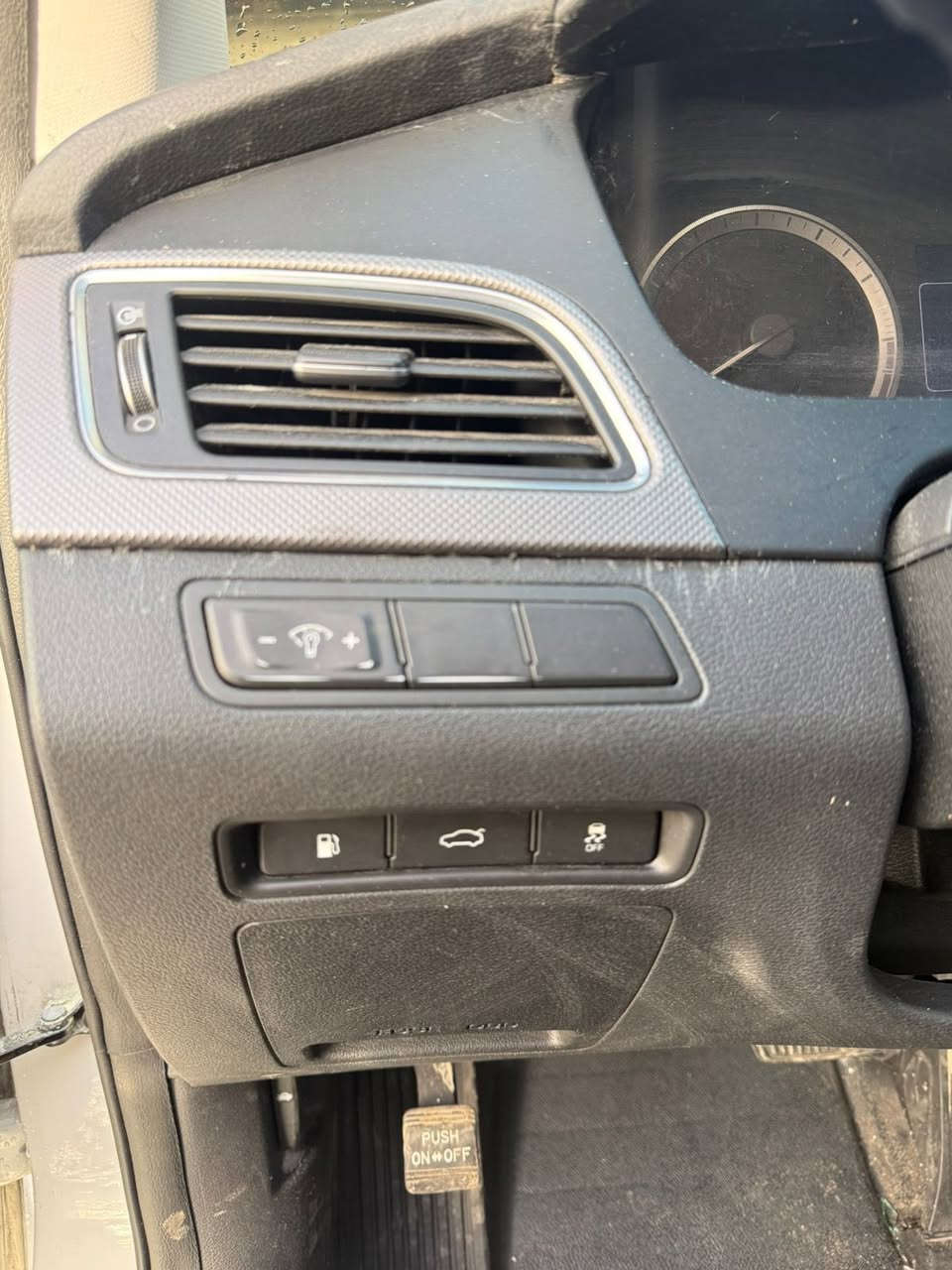 سوناتا مديل 2017 وارد كوري محرك غاز بلادي
ادوات مكصوصه بدون رقم كير محرك كفاله 
صدر تخم تاير غرفه جلد بل كارتون سياره 
سعر 54 للستفسار خاص وبخدمتكم 
مكان بغداد


**إذا كنت صاحب هذا الإعلان وتريد حذفه لأي سبب، رجاءا أرسل رسالة إلى الدعم الفني**