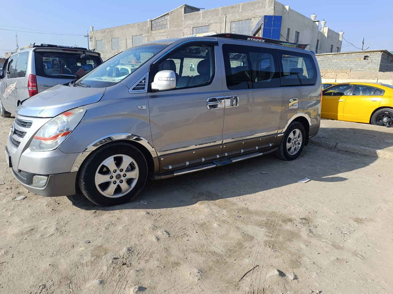 استاركس موديل 2015 رقم بابل  انكليزي محوره سبلاين سياره جاهزه اخوان السياره جديده وحلوه ***********
