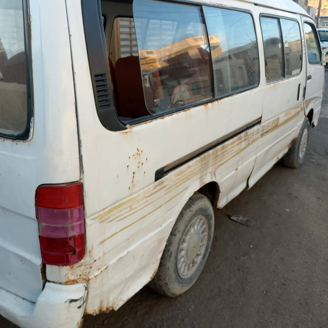 السلام عليكم فتون موديل 9 المحرك يبخر كير اكسل مكفول كهربائيات كامله غرفتها حلوه  السعر 15 ابيع كوم حديد المكان البياع الشرطة الخامسه للتصال ***********
