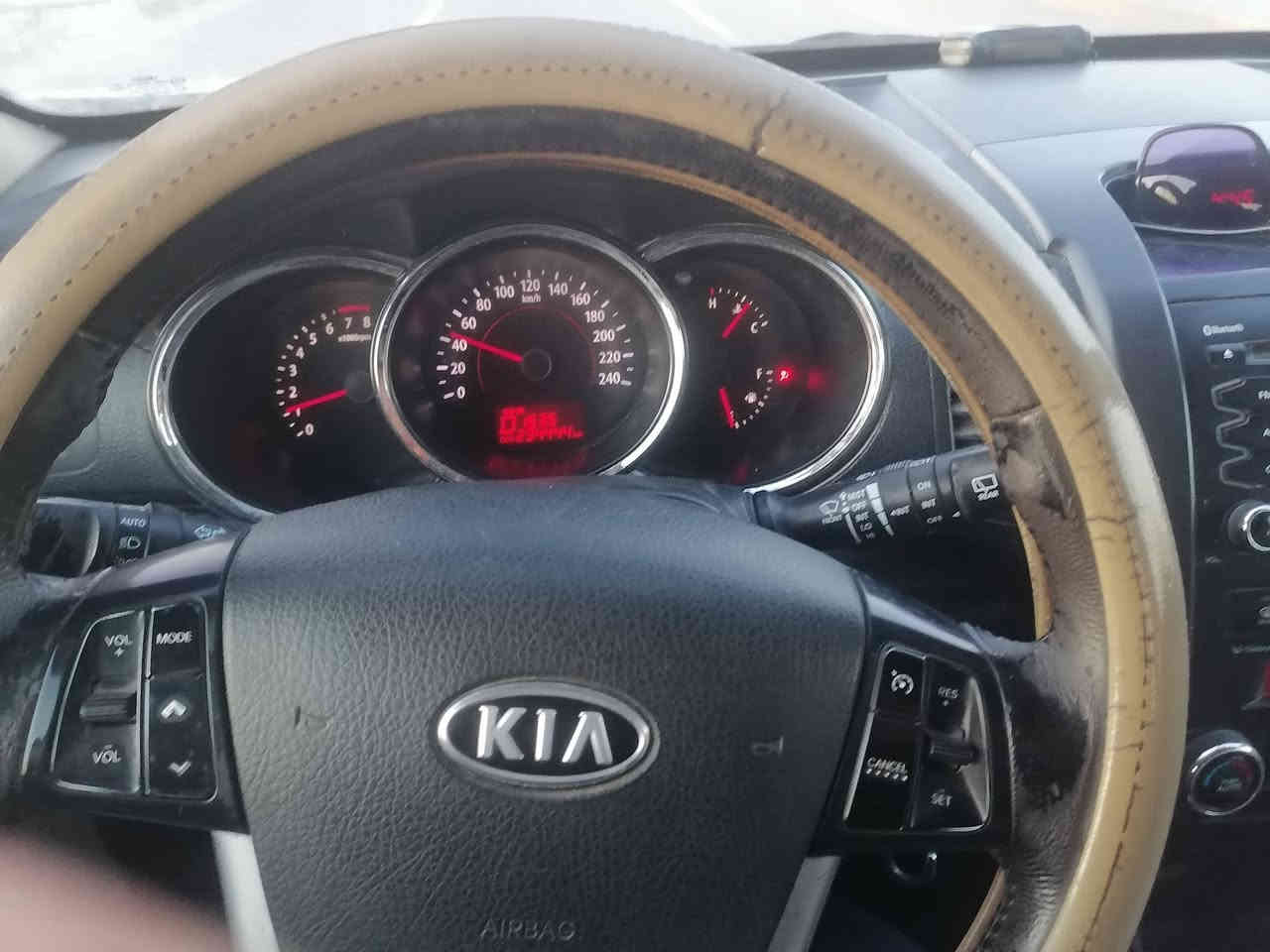 السلام عليكم.
سورنتو 2012 مصبوغه عام سته سلندر سبعه راكب فول ماعدا البصمه..خليجي..
امراوس بسياره سورنتو لحد 2020 بسعر مناسب..
***********
