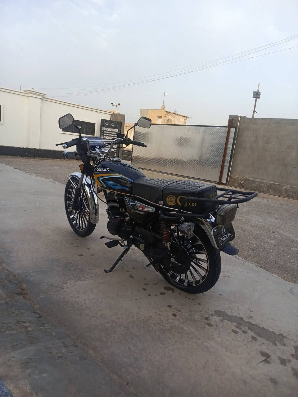 السلام عليكم دراجه سونك مديل 25 محرك 200ضاغطه اوزنجيل الدراجه قبل اسبوعين مشدوده زيرو حته نايلون الشركه مشلته السعر (925 )***********
